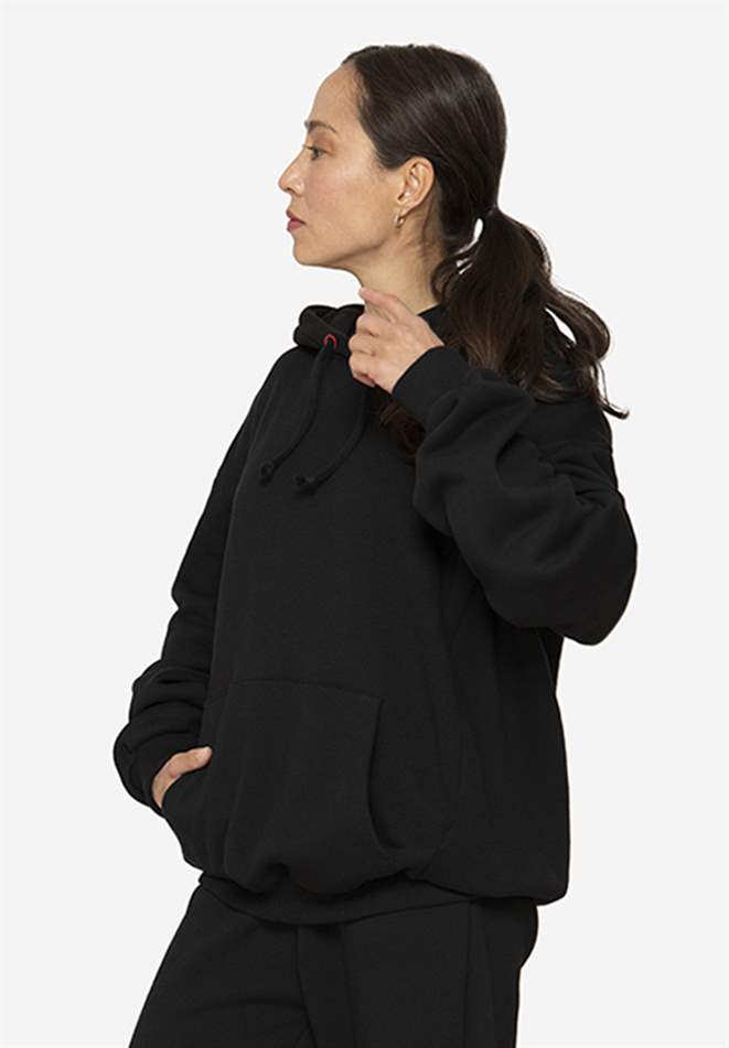 Black hoodie with nursing access in 100% GOTS-certified cotton - Front view